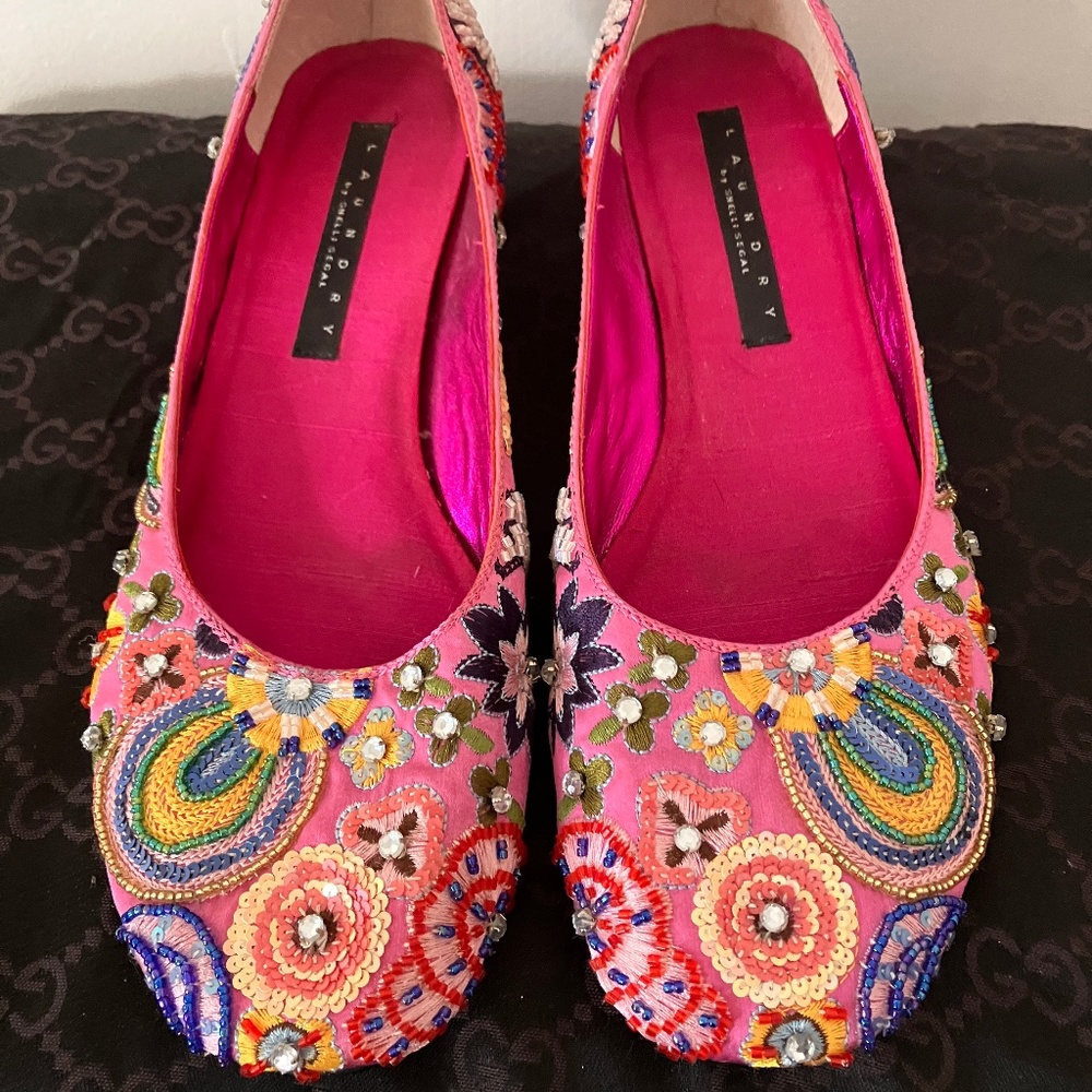 Laundry by Shelli Segal Pink Beaded shoes